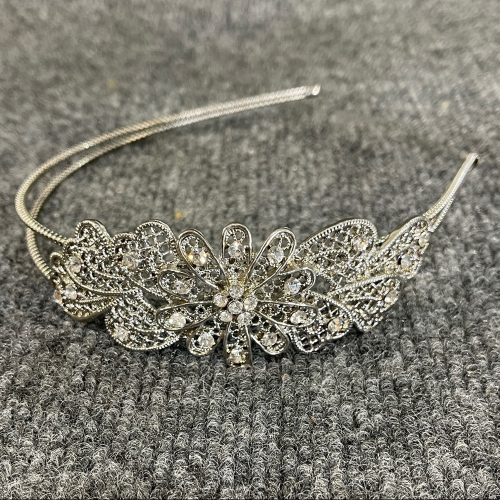 Flower Rhinestone Metal Coil Headband - Picture 10 of 10